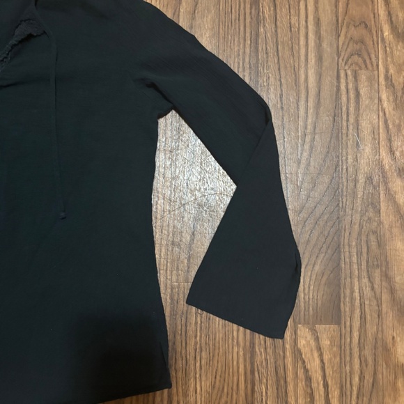 NY & Company * Woman Long Sleeve V Neck * Size Medium - Picture 4 of 7